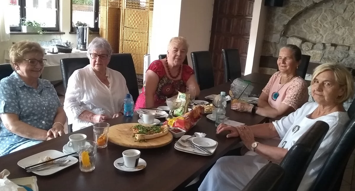 Przywitanie lata - maki i truskawki 