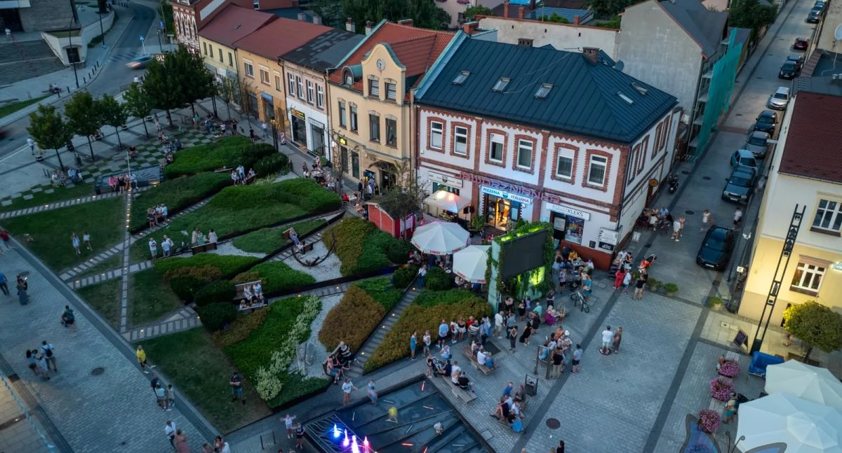 Letnie dyskoteki na rynku w centrum Jaworzno
