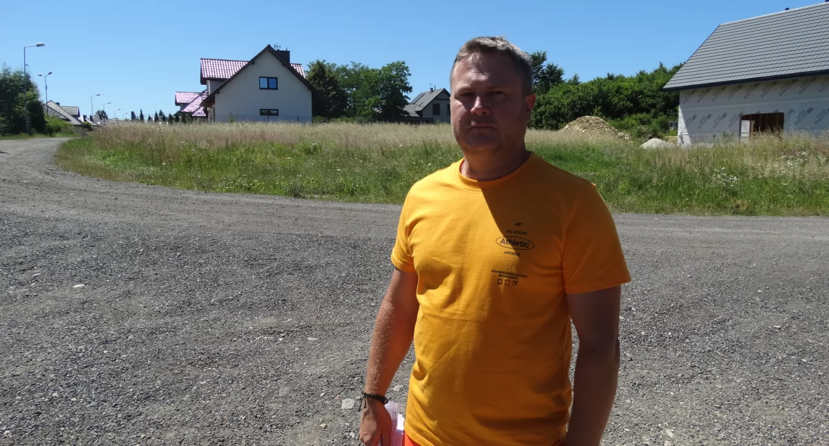 Droga bez asfaltu, a mieszkańcy bez rzetelnych odpowiedzi