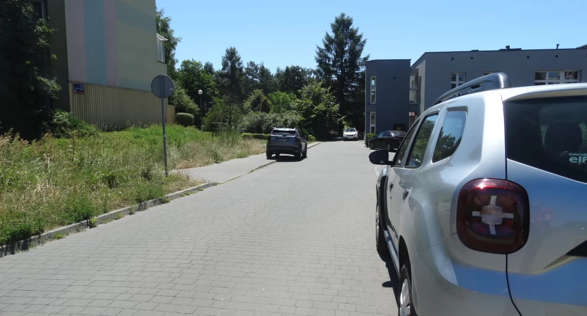 Interwencja na Podwalu: Droga bez przejazdu, a MZDiM odsuwa sprawę