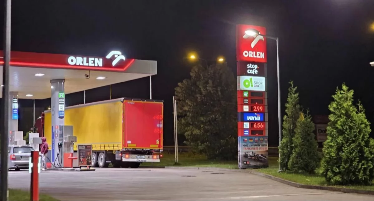Tańsze paliwo dla rodzin wielodzietnych – z Kartą Dużej Rodziny