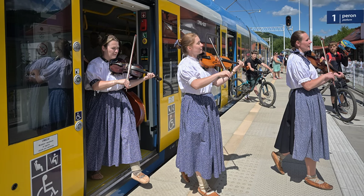Kolej na Folklor – z Kolejami Śląskimi na 62. Tydzień Kultury Beskidzkiej