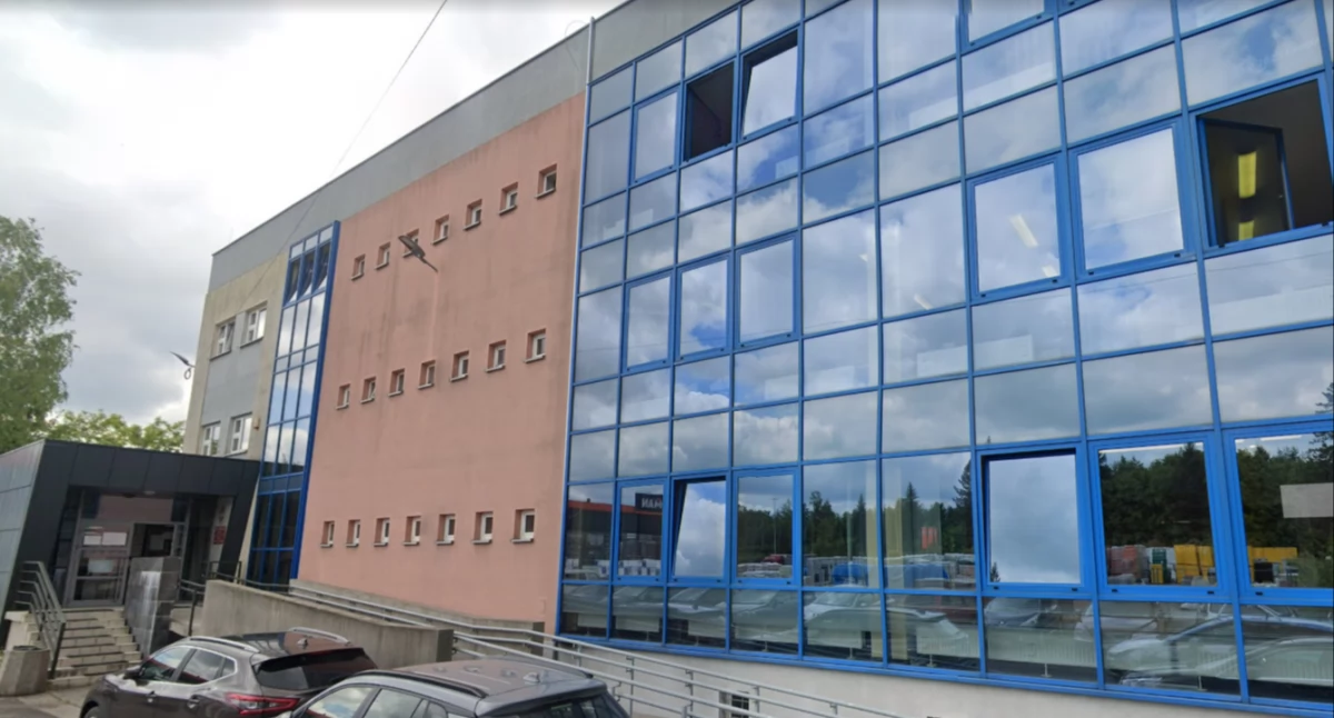 Zalany budynek Urzędu Miasta w Jaworznie - utrudnienia w obsłudze mieszkańców 