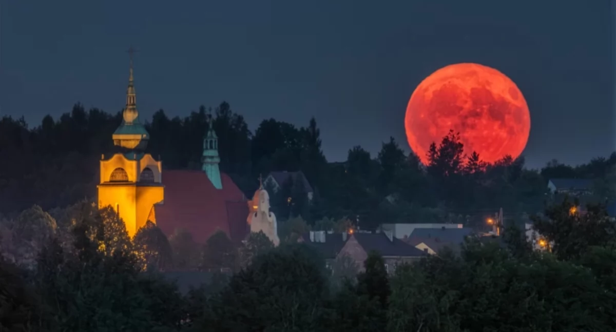Zbożowy Księżyc – sierpniowa pełnia i superksiężyc 2025 roku