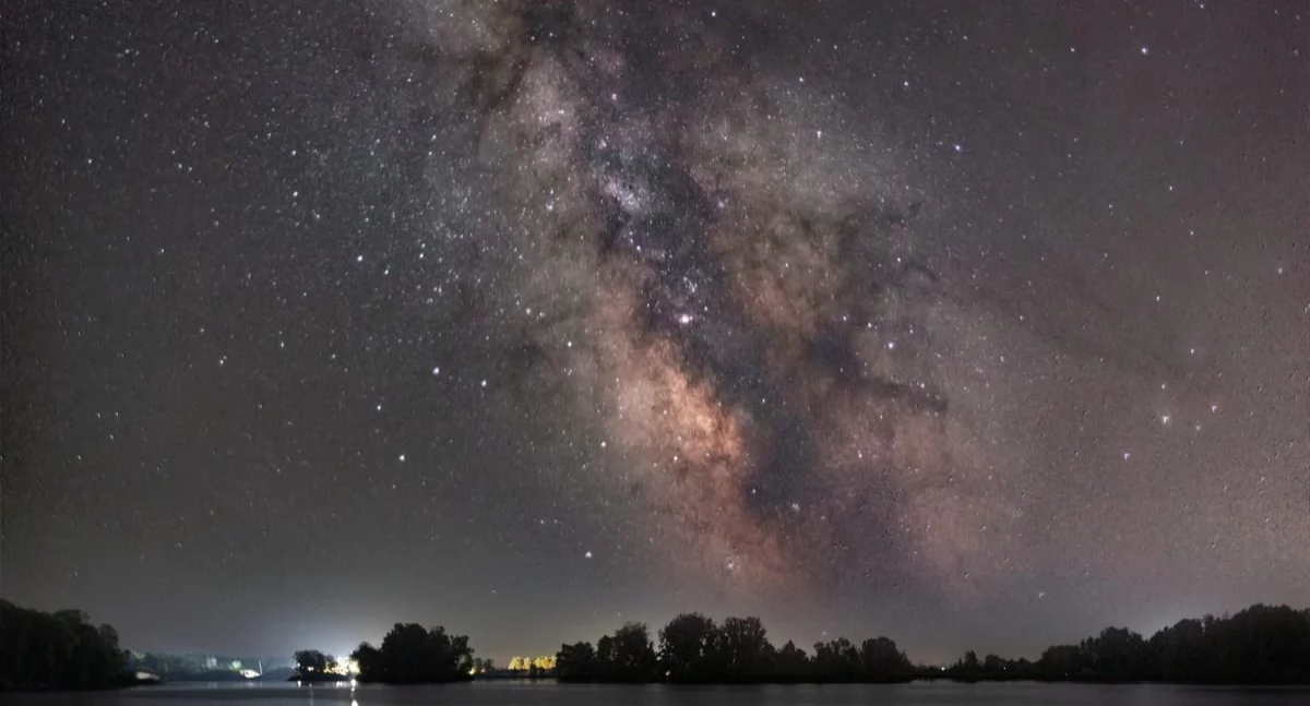 Noc Perseidów – wyjątkowe widowisko na sierpniowym niebie