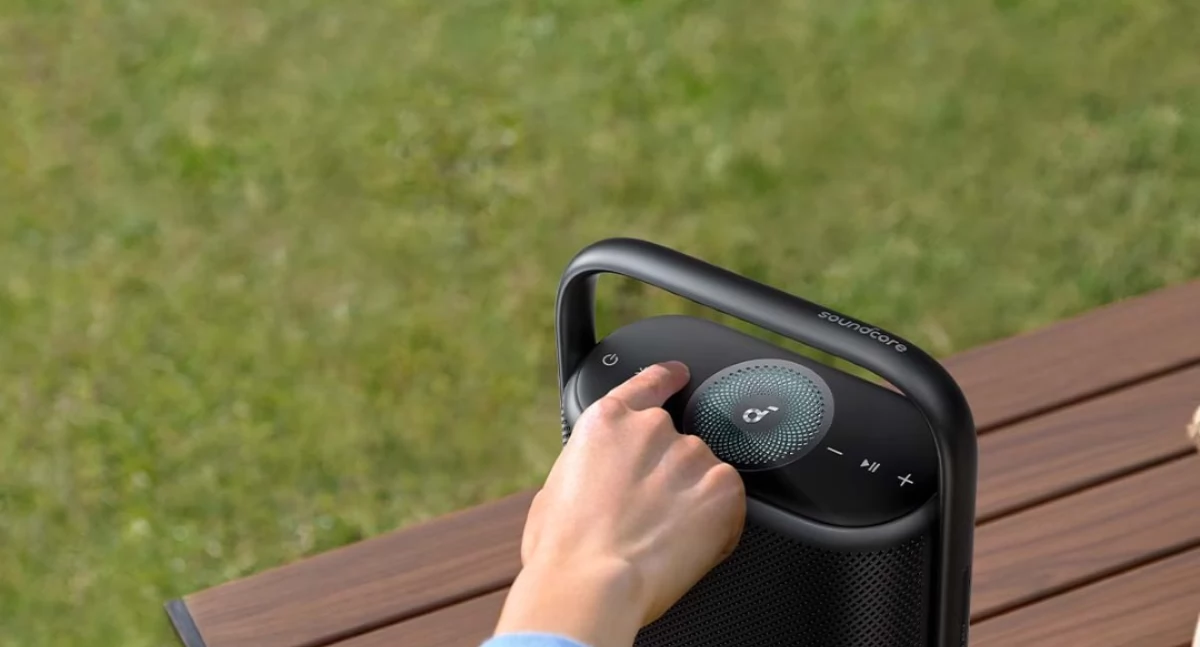 Muzyczny zestaw na każdą okazję - słuchawki i przenośny głośnik Bluetooth