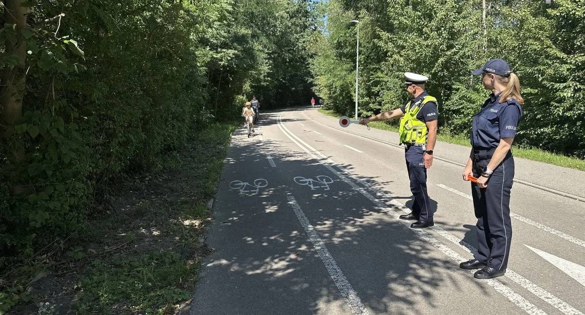Edukacyjna akcja policji na velostradzie w Jaworznie
