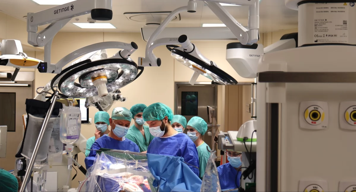 Ultrarzadka operacja w Sosnowcu. Lekarze z „piątki” uwolnili pacjentkę od bólu i poważnych zaburzeń