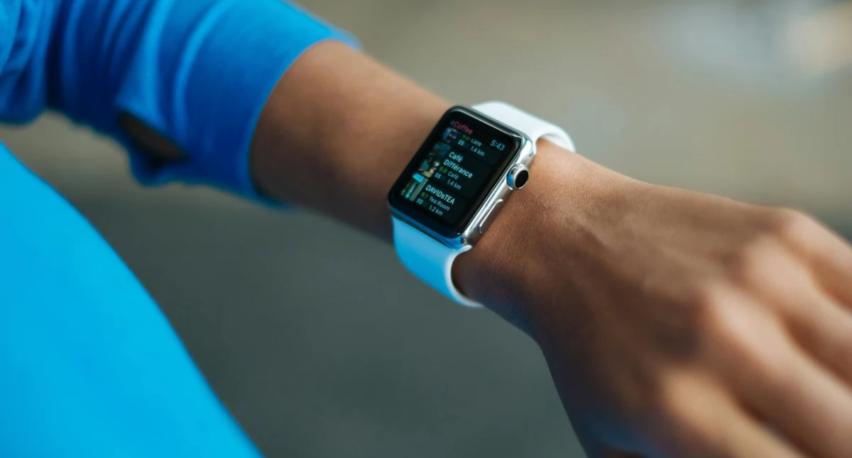 Wymiana szybki i usuwanie rys – jak zadbać o swój smartwatch?