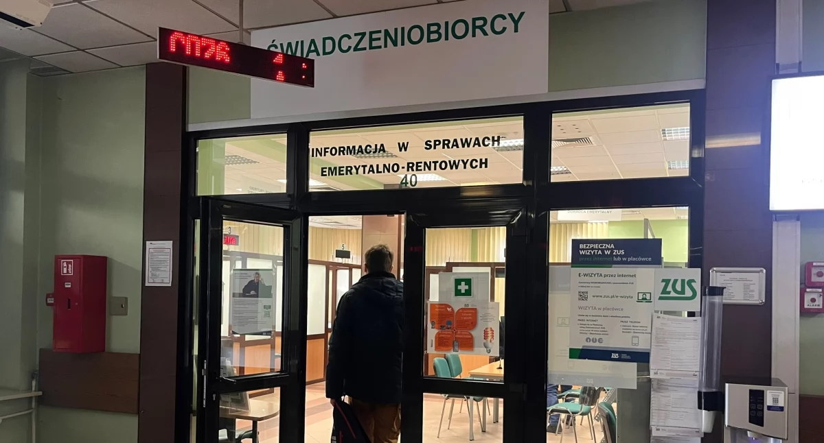 ZUS informuje: Dłuższa praca się opłaca dla przyszłej emerytury