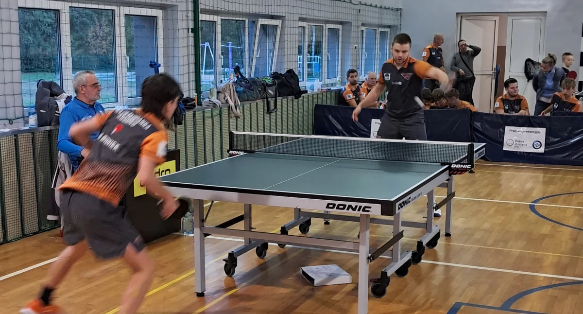 Udana inauguracja rozgrywek ligi tenisa stołowego w wykonaniu jaworznian