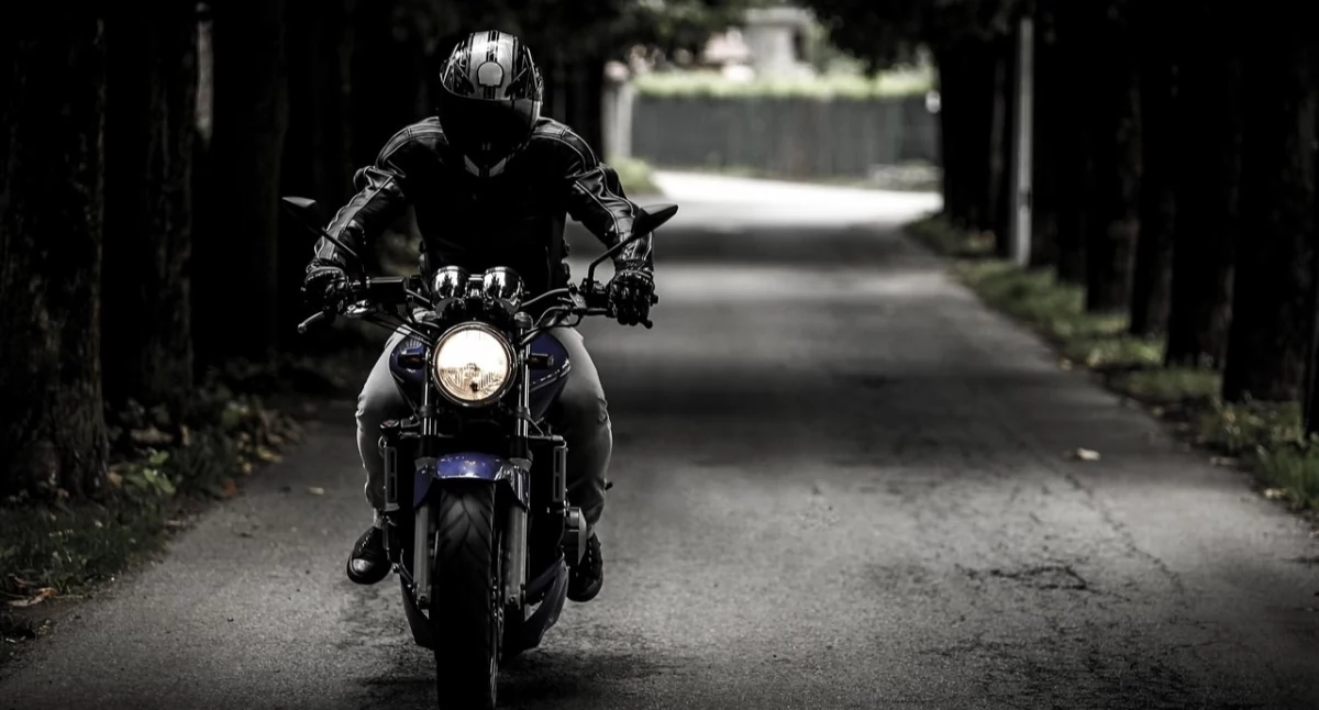 Pierwsze ubezpieczenie motocykla – poradnik dla początkujących