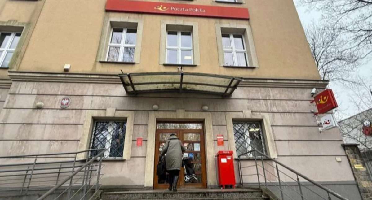 Poczta Polska sprzedaje niedoręczone przesyłki? Instytucja wydała komunikat
