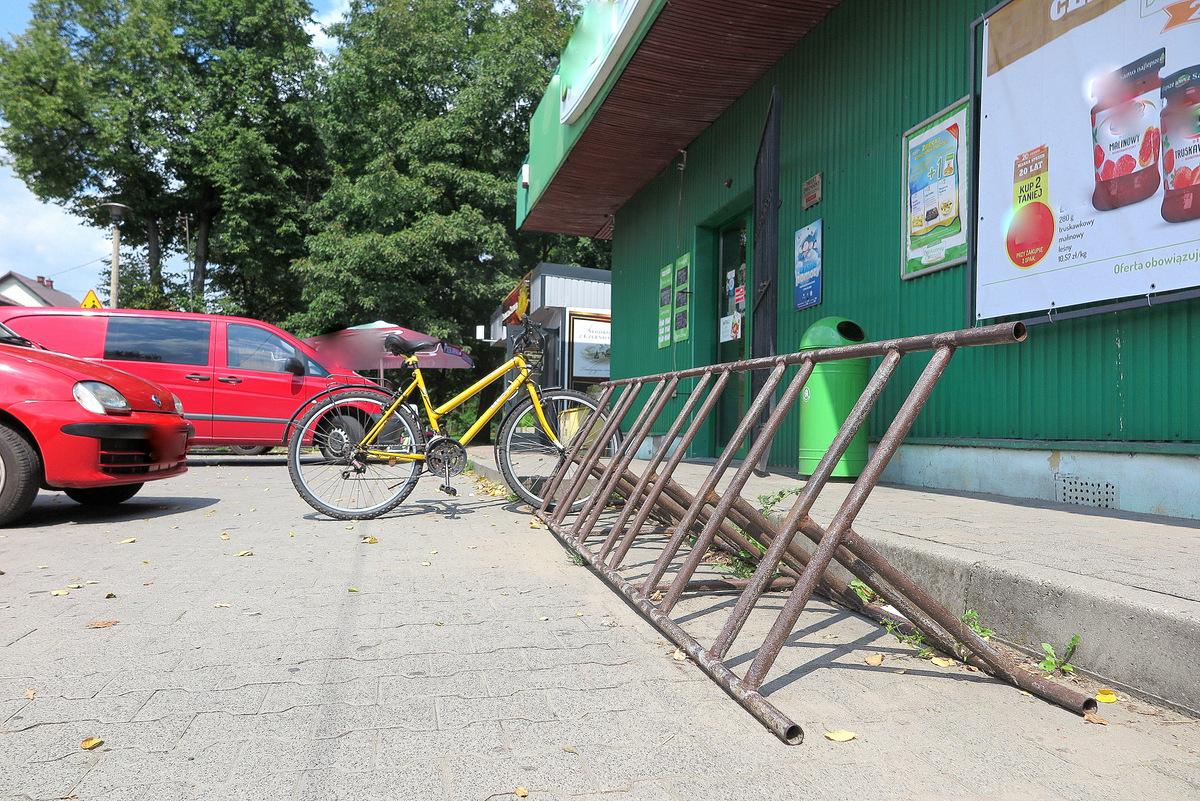 Pies zaatakował dziecko przy sklepie