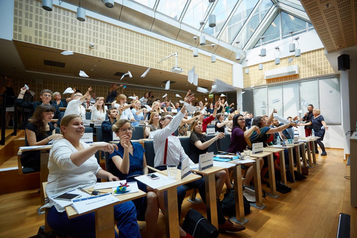 Zdobądź stypendium i studiuj w Szkole Edukacji