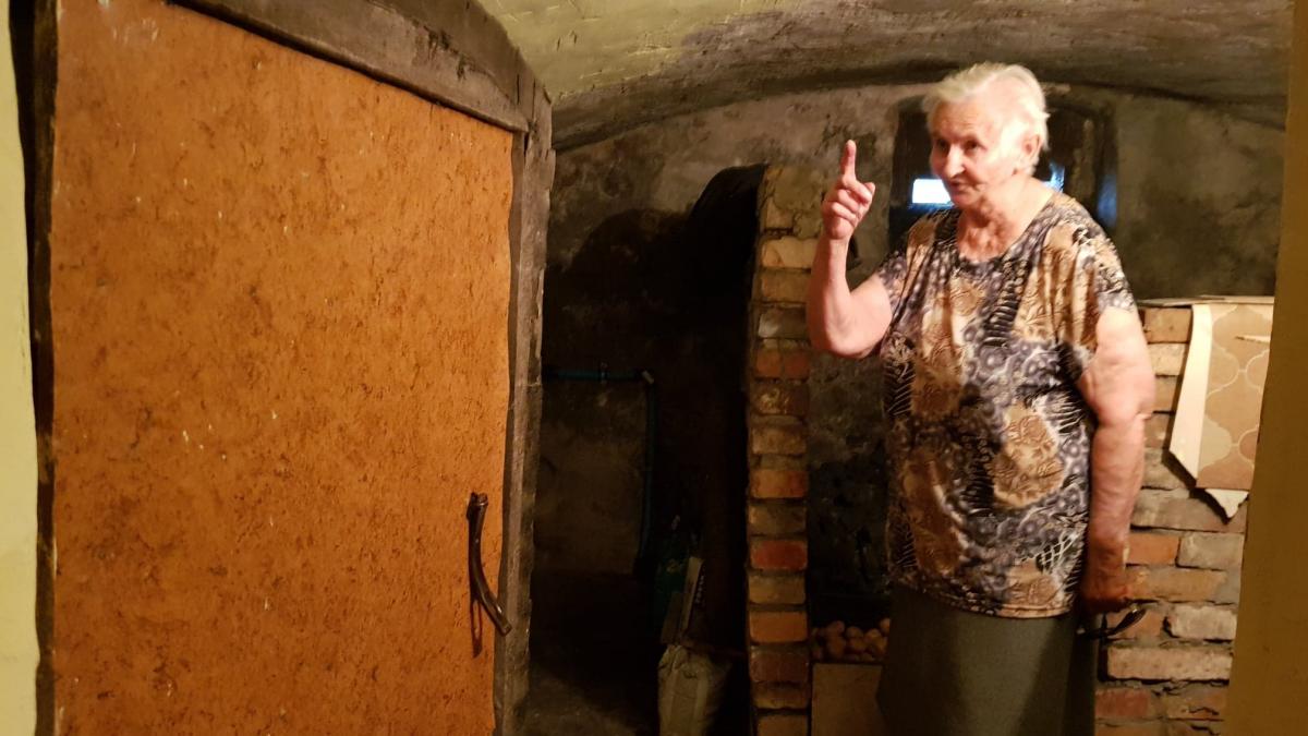 Myją się w misce, załatwiają w wychodku