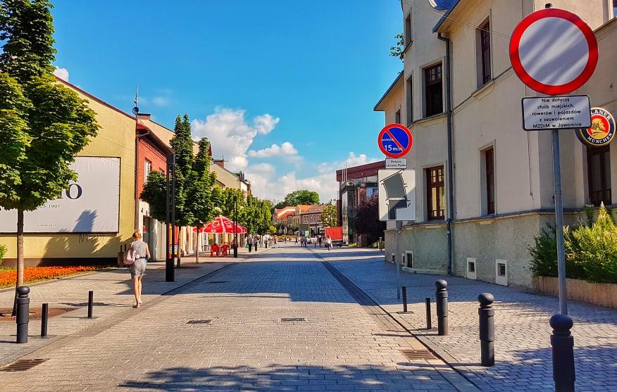 Wjazd na Rynek z zezwoleniem i pilotem do słupków blokujących