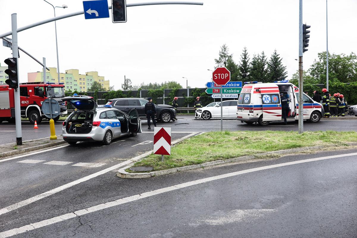 5 rozbitych samochodów na Grunwaldzkiej