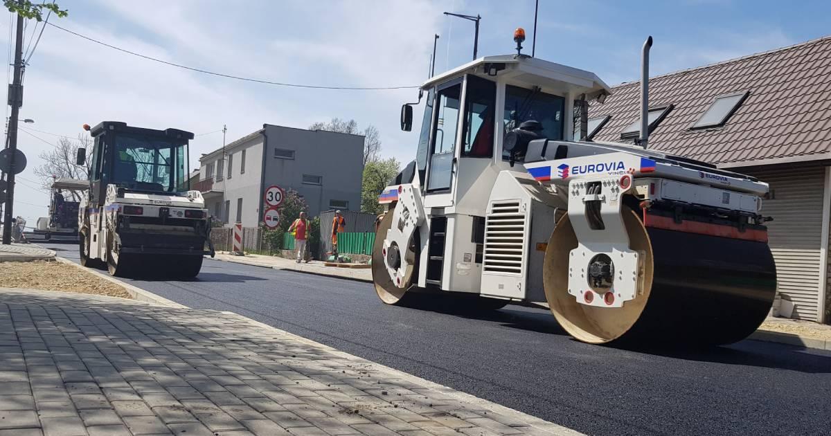 Kładą asfalt na św. Wojciecha