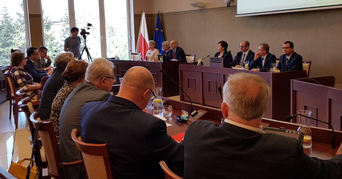 Podnieśli temat wynagrodzeń dla nauczycieli. Bezskutecznie