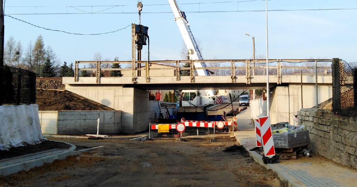Wznowiono prace nad wiaduktem w Pieczyskach