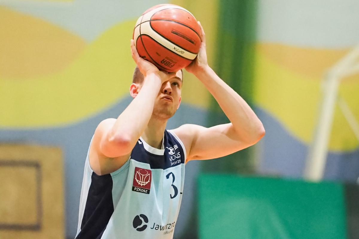 Koszykarze wygrywają w play-off