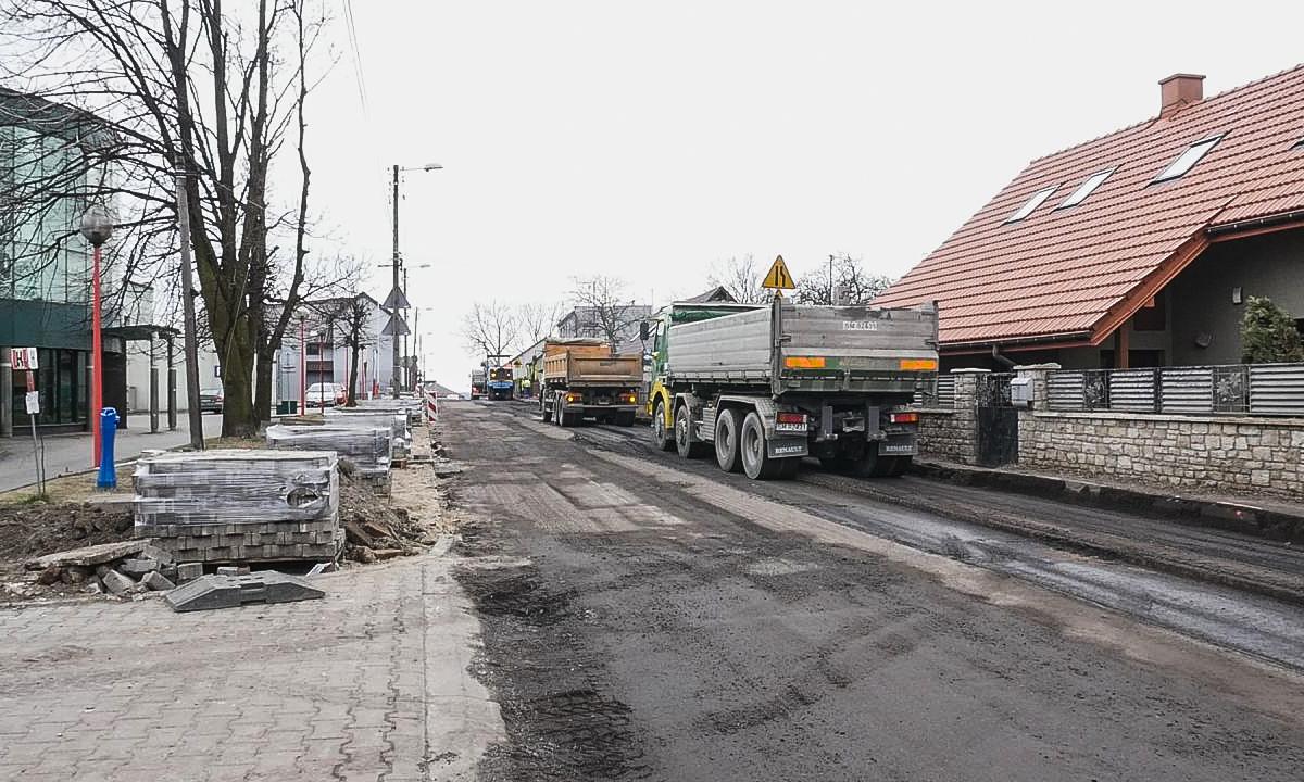 Drogowcy nadal na ul. św. Wojciecha. Kiedy koniec remontu?