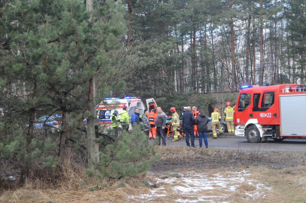 Skasował auto na prostej drodze