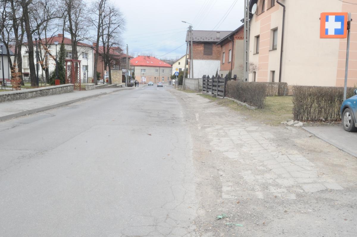 W Jeleniu Rynku po prawej Europa, po lewej komuna.