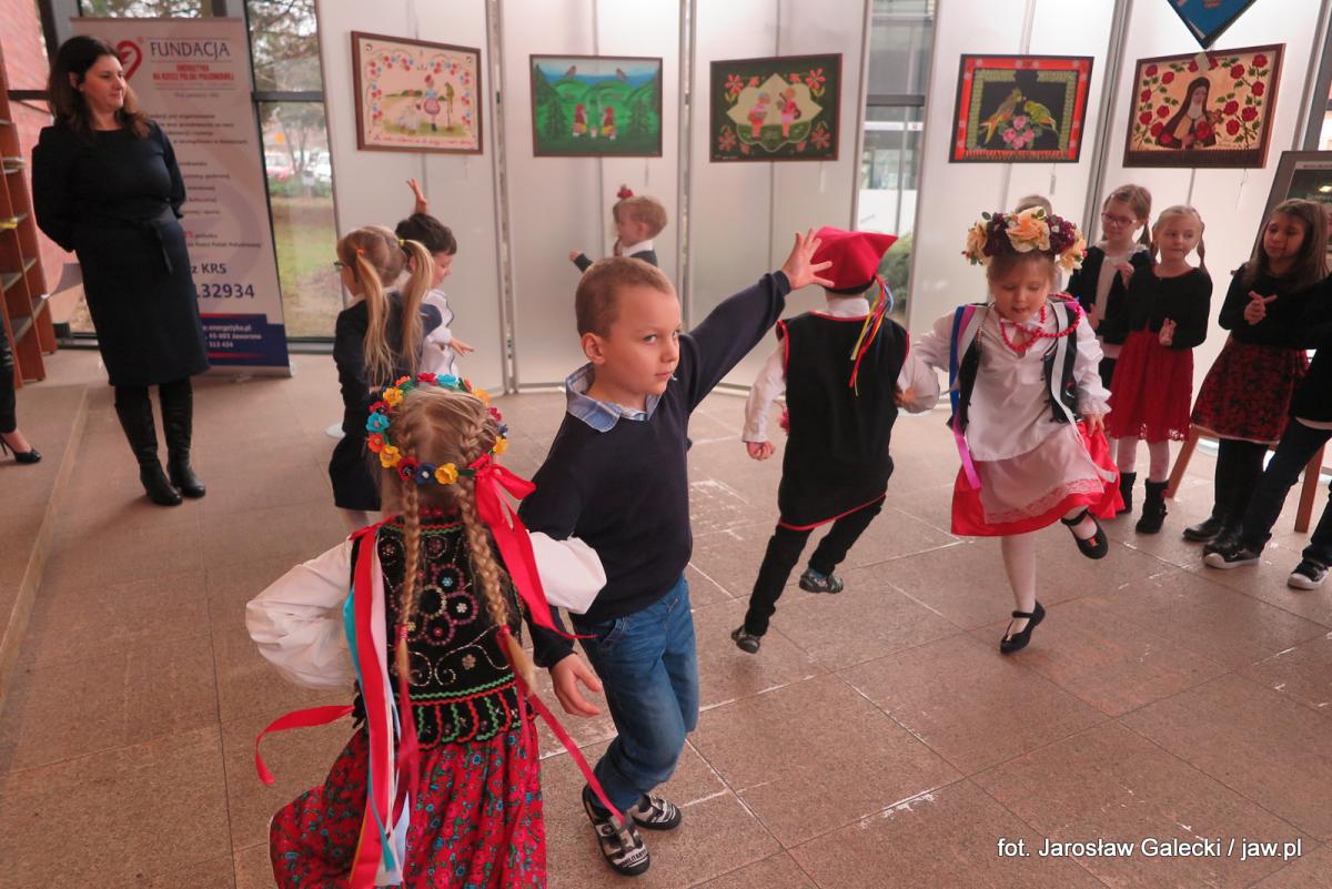Sówki z PM 9 na finisażu Genowefy Frąs