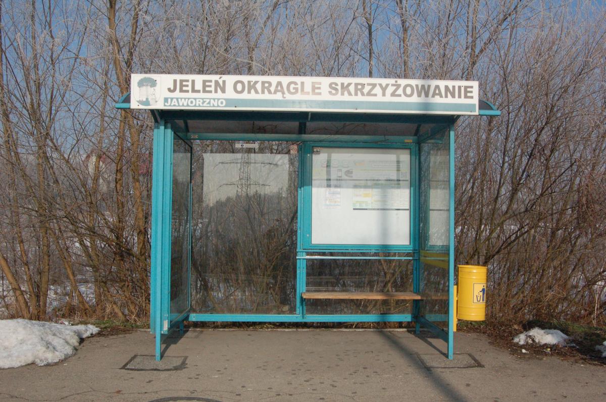 Smog szaleje, autobusów ubywa.
