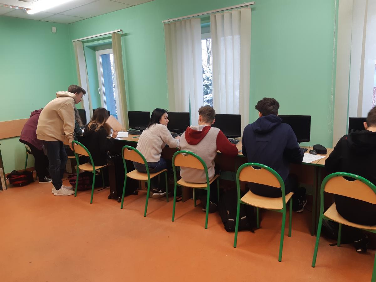 Polskie Sieci Elektroenergetyczne zakupiły 24 komputery dla SP 20