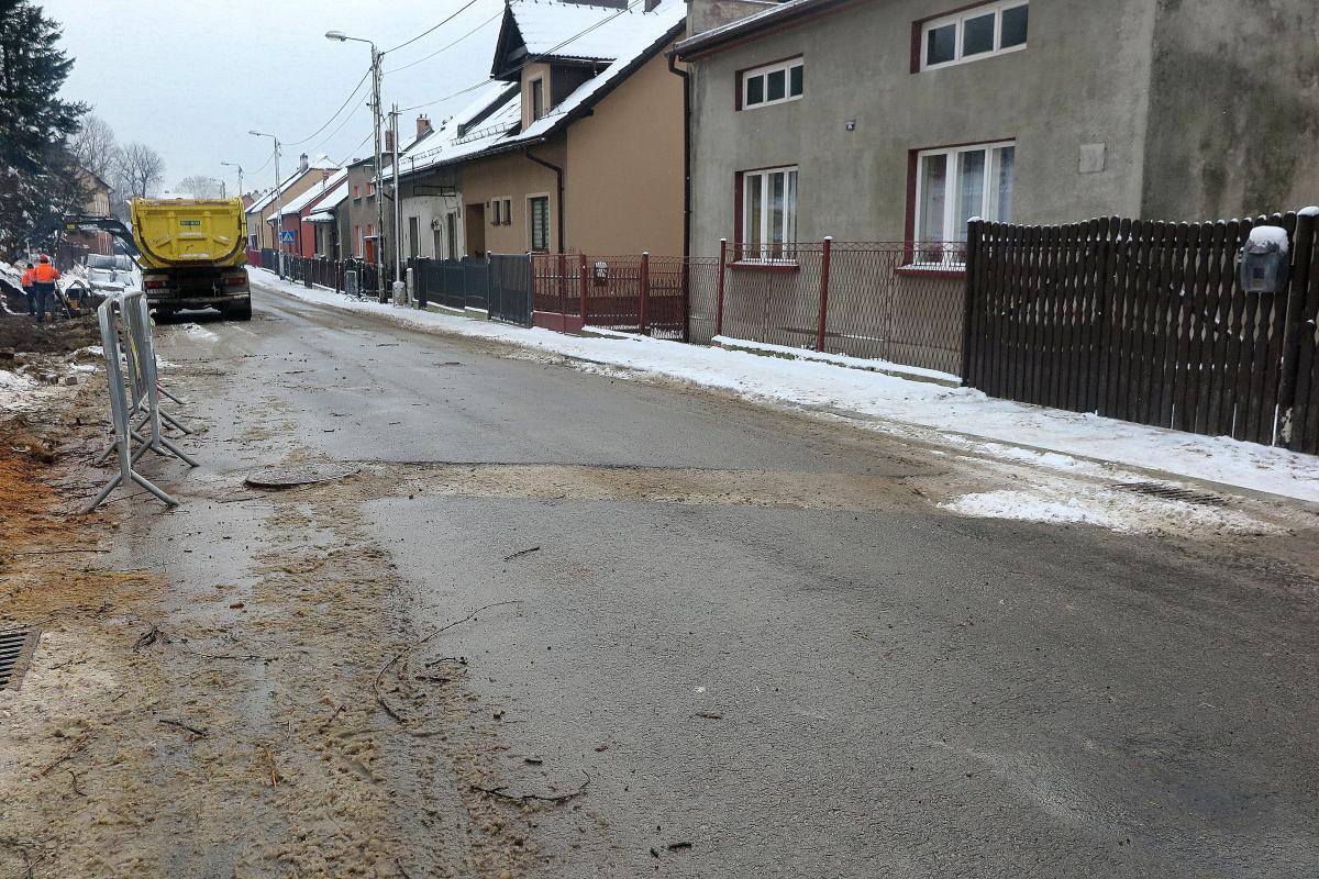 Ostrożnie na ul. Podwale! To wciąż plac budowy!