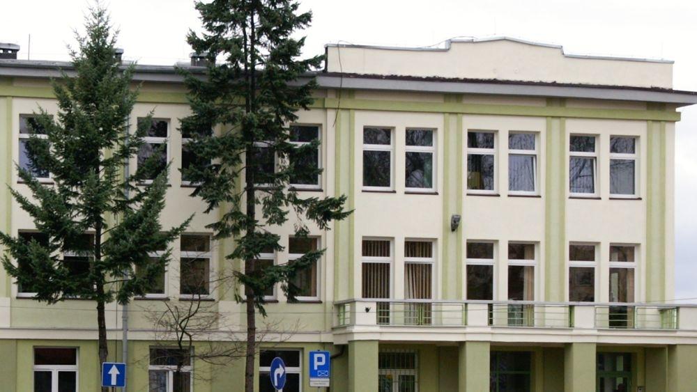Przybywa nas!