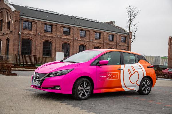 TAURON uruchamia stacje ładowania i udostępnia flotę elektryków
