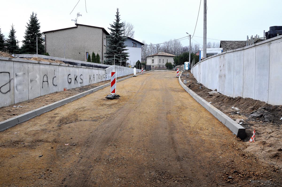 Wiadukt w Pieczyskach jeszcze nie ukończony, a już zdewastowany