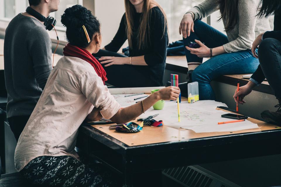 Studia w Anglii - czym jest UCAS i jak przygotować się finansowo do studiowania w Wielkiej Brytanii.
