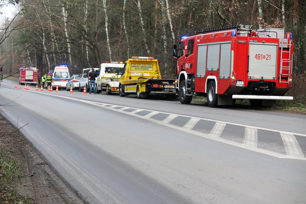 Zderzenie trzech samochodów na ul. Martyniaków