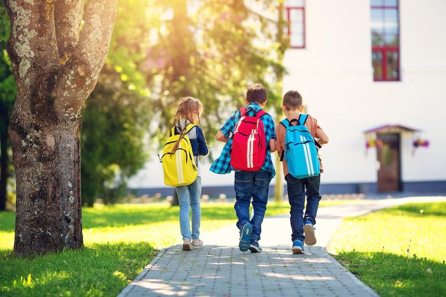 Jak wybrać plecak dla dziecka? Poradnik dla początkujących