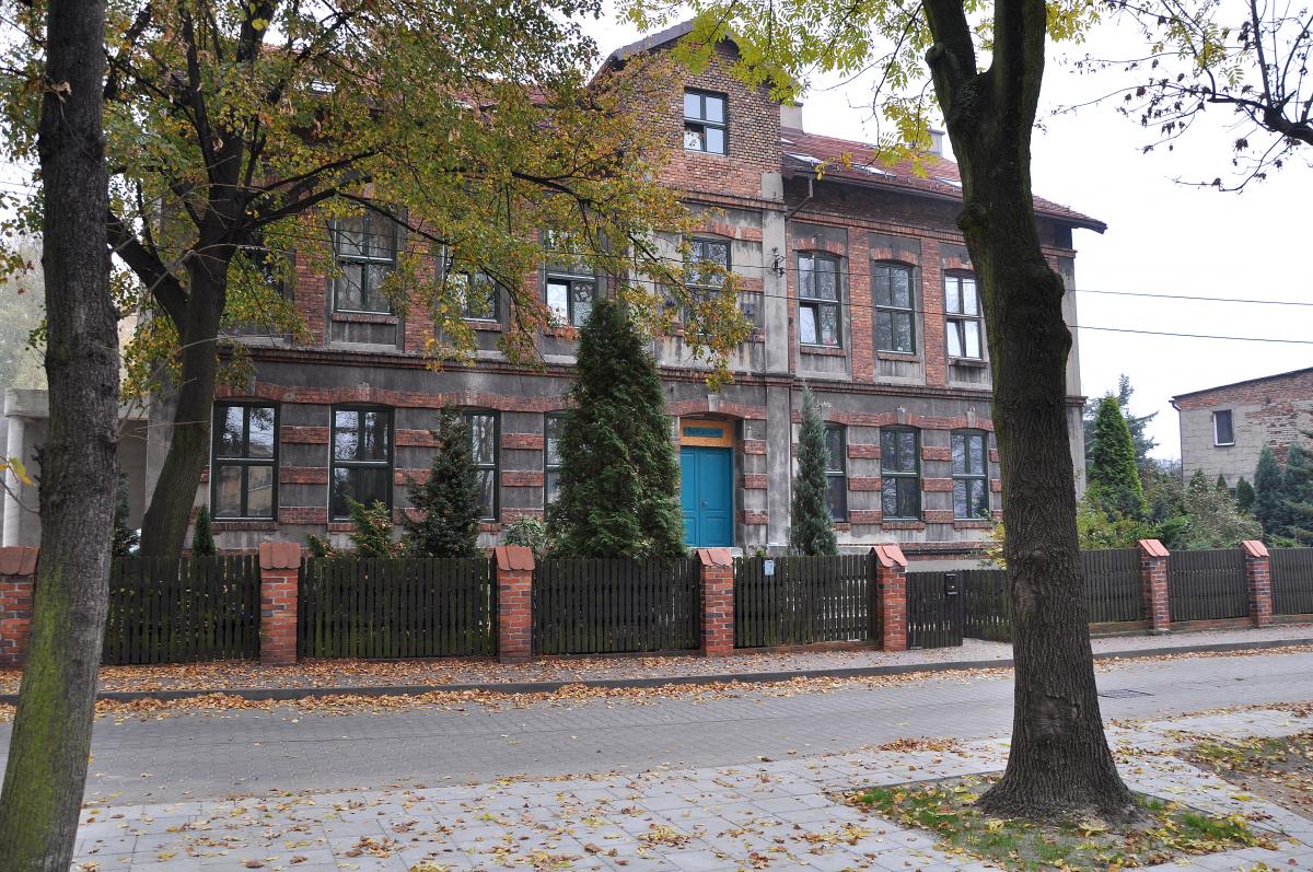 Dzielnice: tak, a nie inaczej – Dąbrowa Narodowa – historia nazwy
