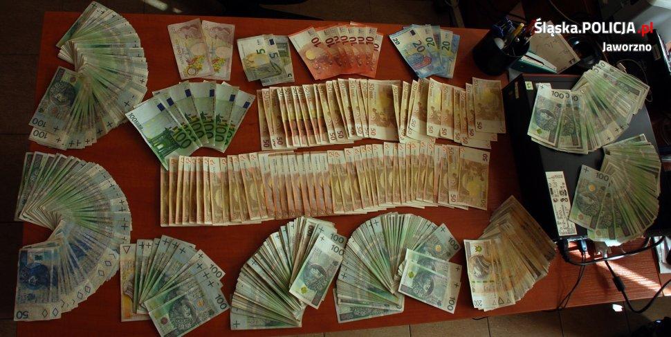 Zatrzymali dilera: 230 gramów marihuany i ponad 70 tys. zł