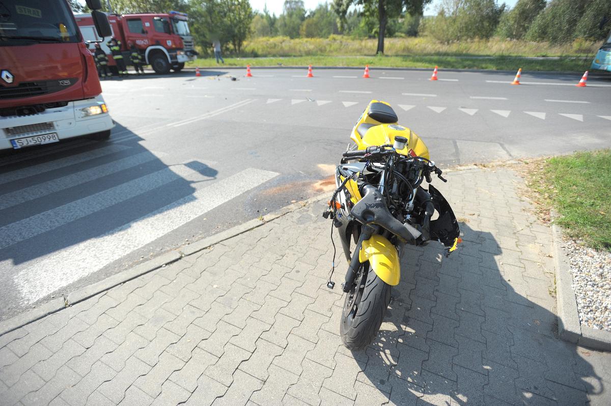 Zderzenie osobówki z motocyklem