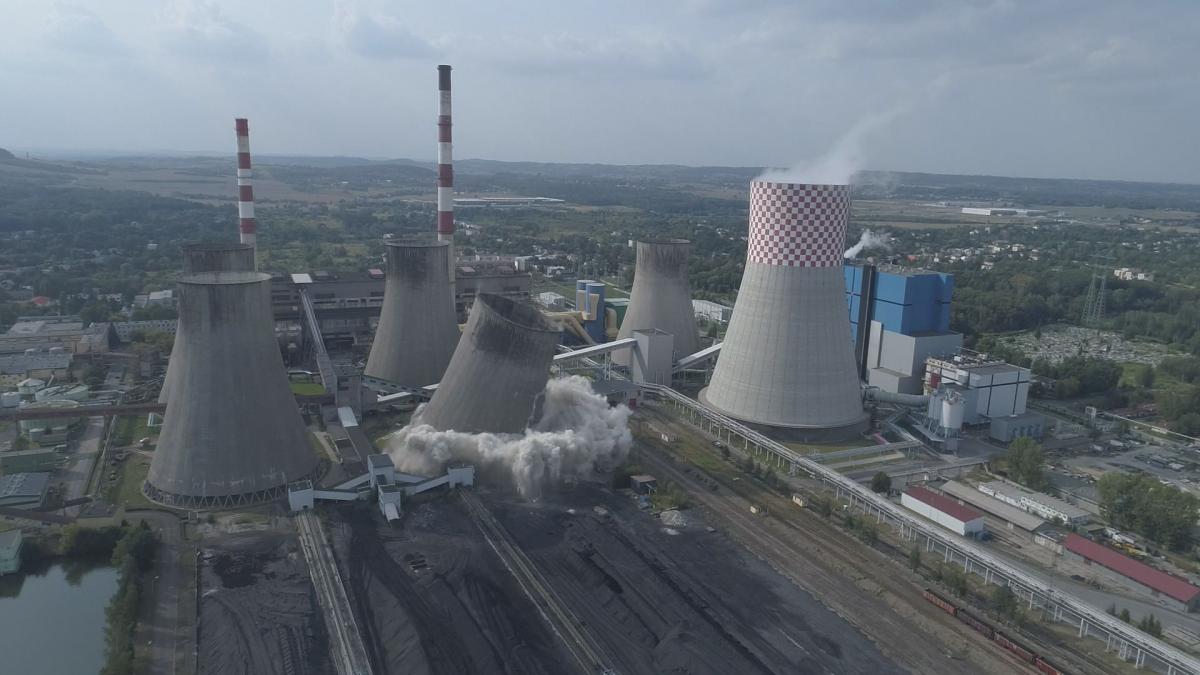 Wysadzenie chłodni kominowej w Elektrowni Łagisza