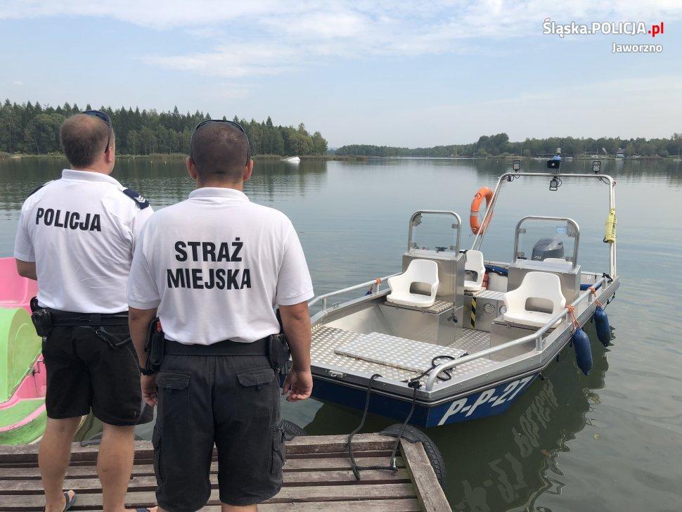 WSKOCZYŁ DO WODY, BO MIAŁ NARKOTYKI
