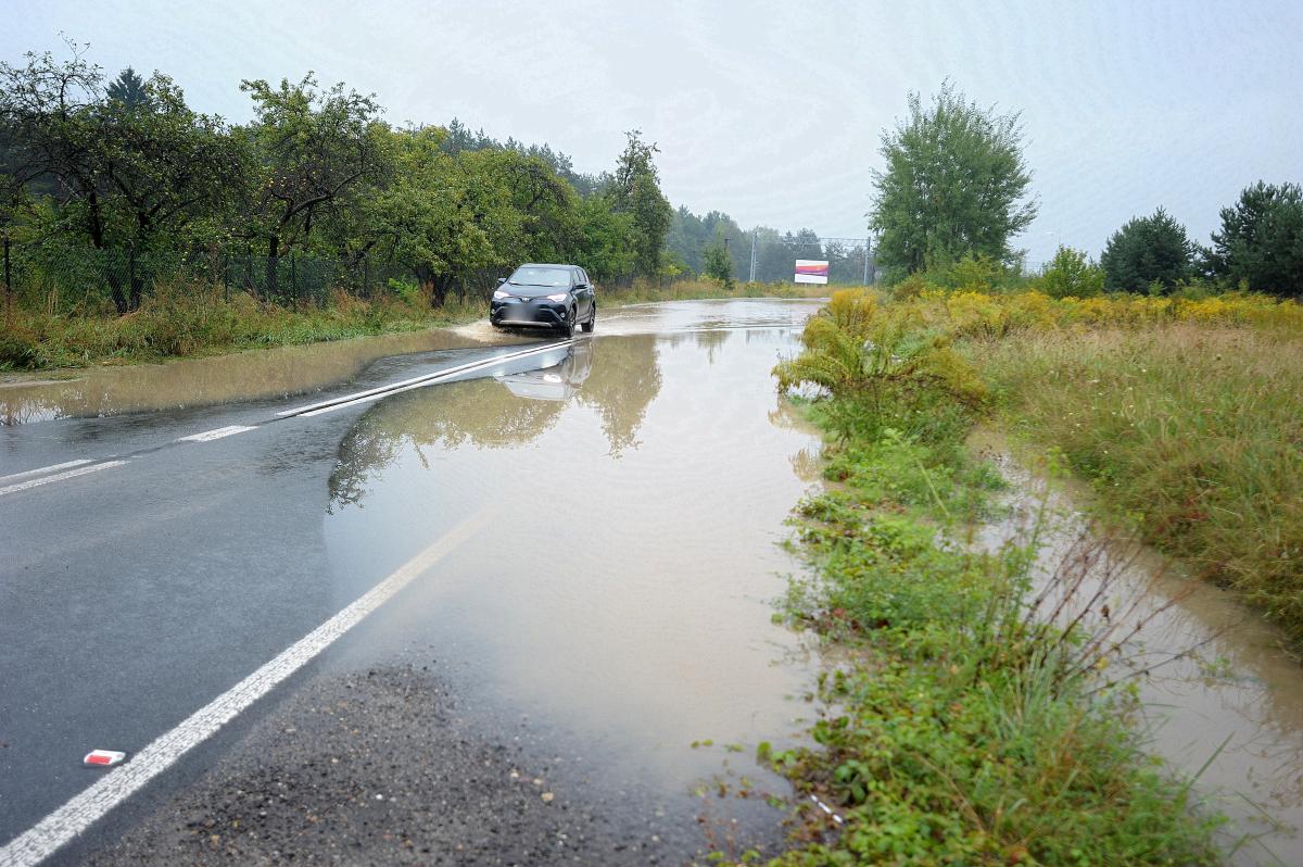 Znowu deszcz, znowu utrudnienia na drogach