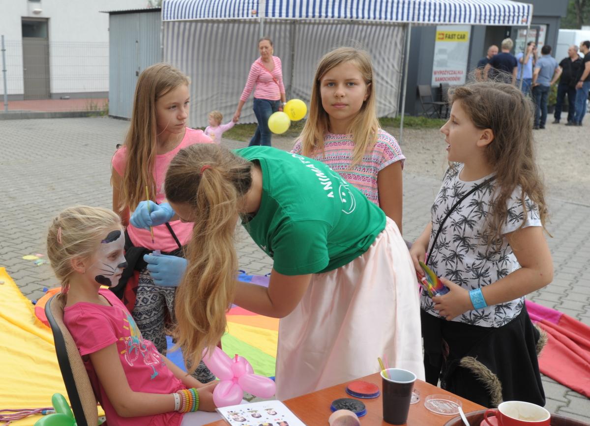 Trwają przygotowania do pikniku w Biuro - LANDZIE