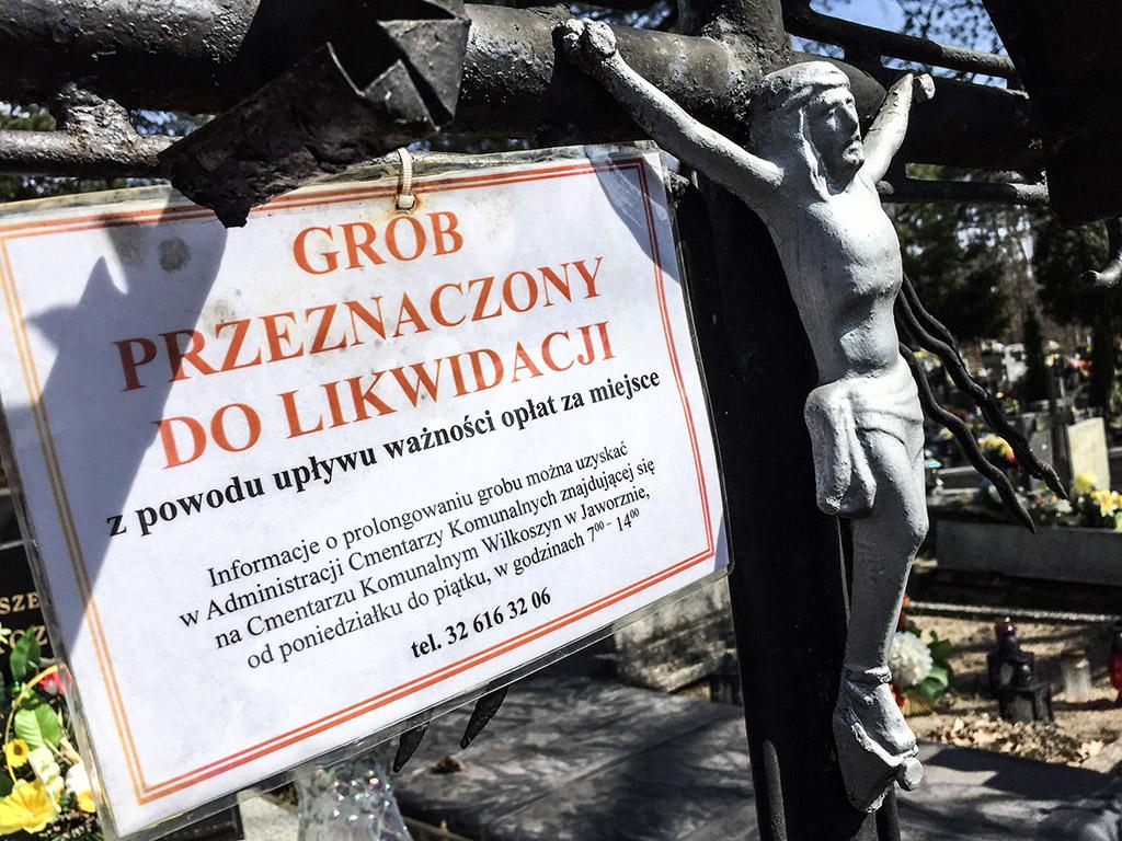 51 grobów do likwidacji w Szczakowej