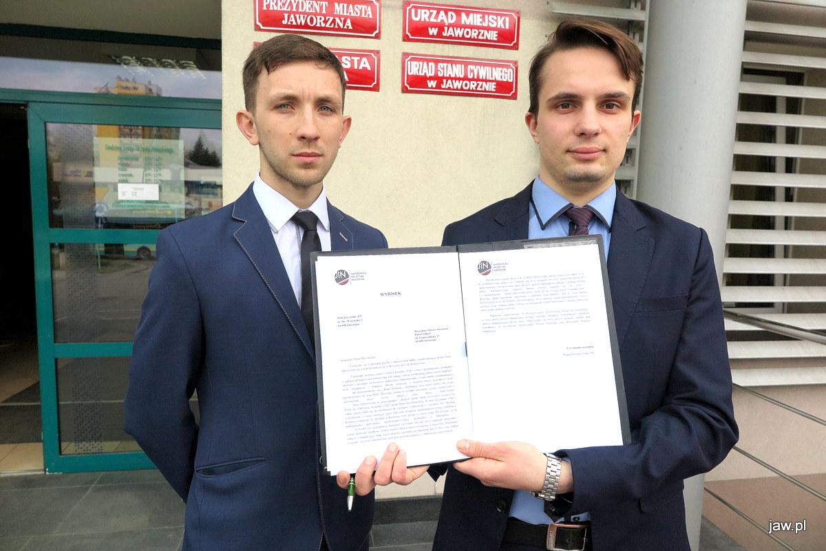 Nowe nazwy dla zdekomunizowanych pomników?