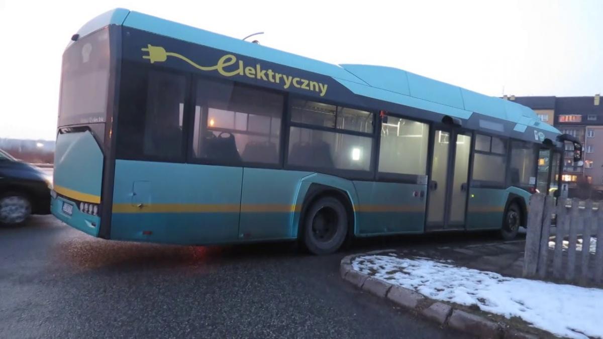 Stłuczka Golfa z elektrykiem