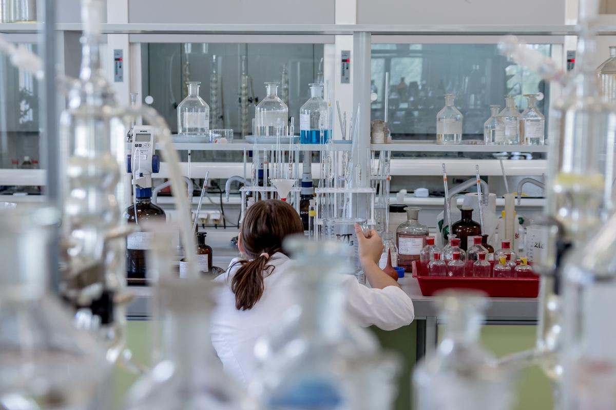 3 najważniejsze meble w laboratorium